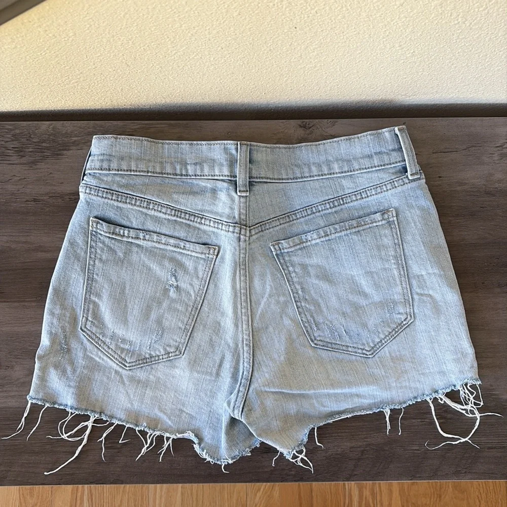 Old Navy Boyfriend Mid Rise Distressed Denim Shorts Size 2